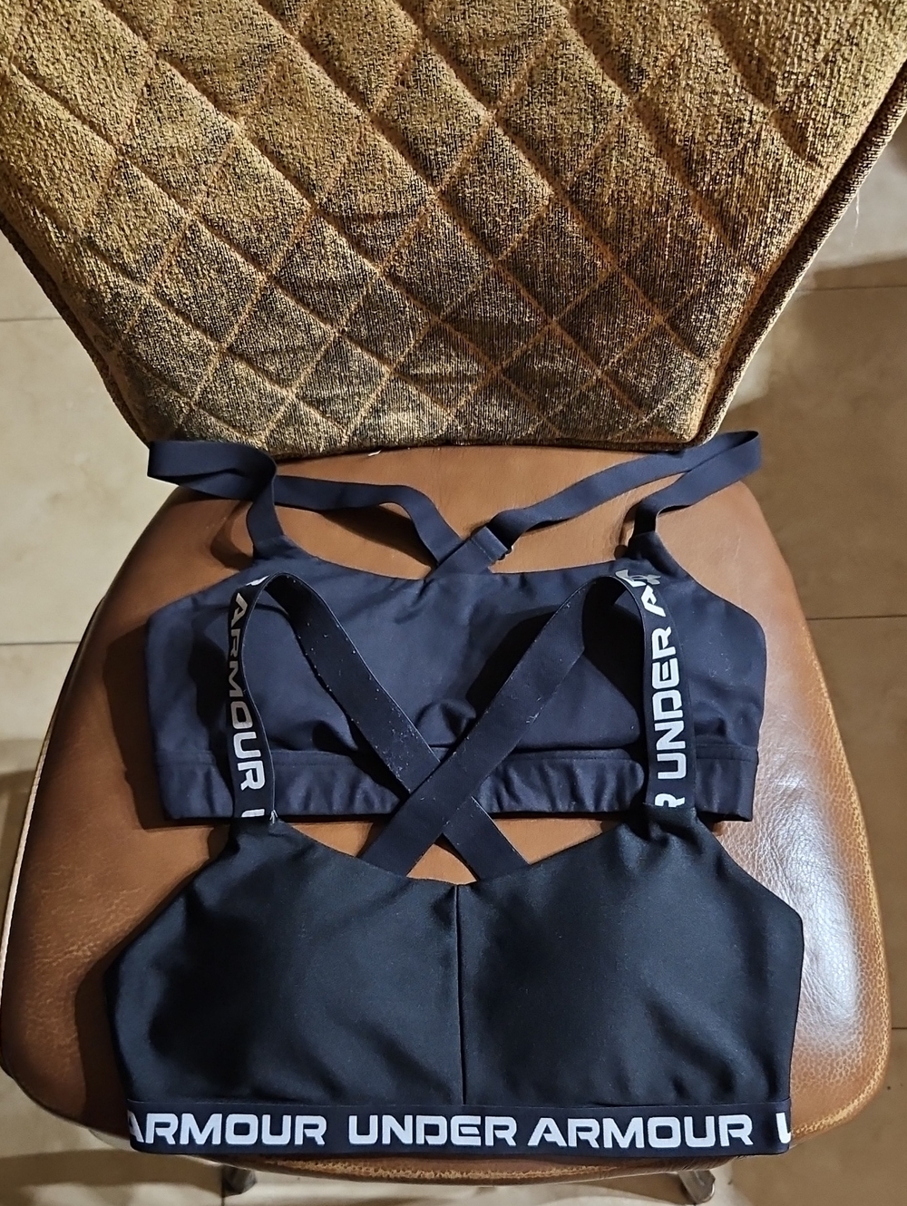 Lot Of 2 Under Armour Strappy Crossback Wirefree Sports Bras Padded Black White
